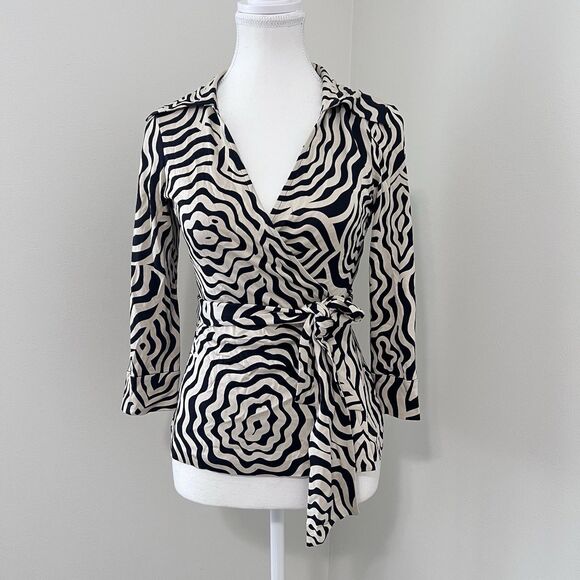 Diane von Furstenberg Vintage Silk Jill Wrap Top Zebra Print Size 6 - Picture 2 of 9